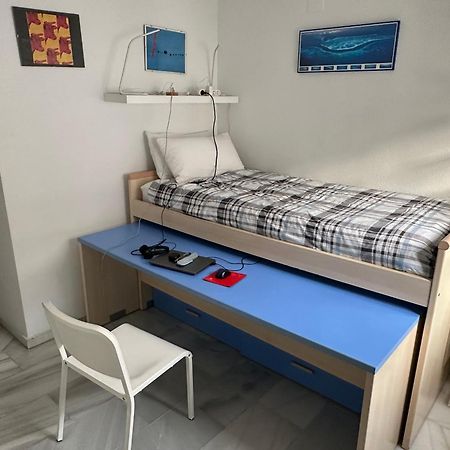 El Cortijuelo. Magnificent Triplex Terraced House With Rooftop Of 18M2, Overlooking The Sea. Parking Torremolinos Buitenkant foto