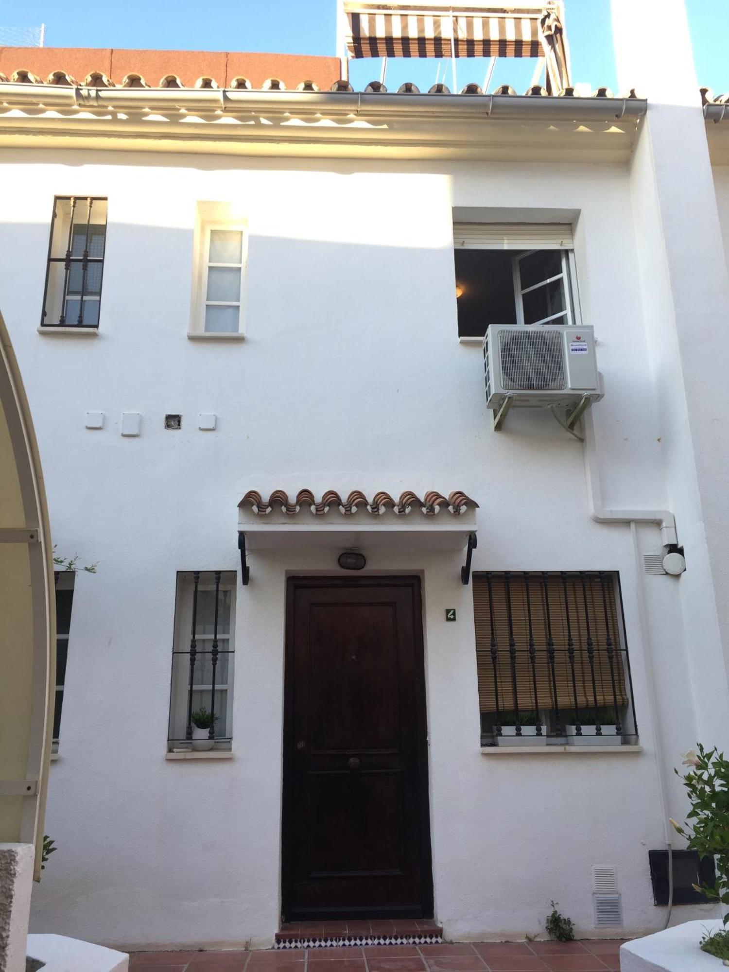 El Cortijuelo. Magnificent Triplex Terraced House With Rooftop Of 18M2, Overlooking The Sea. Parking Torremolinos Buitenkant foto