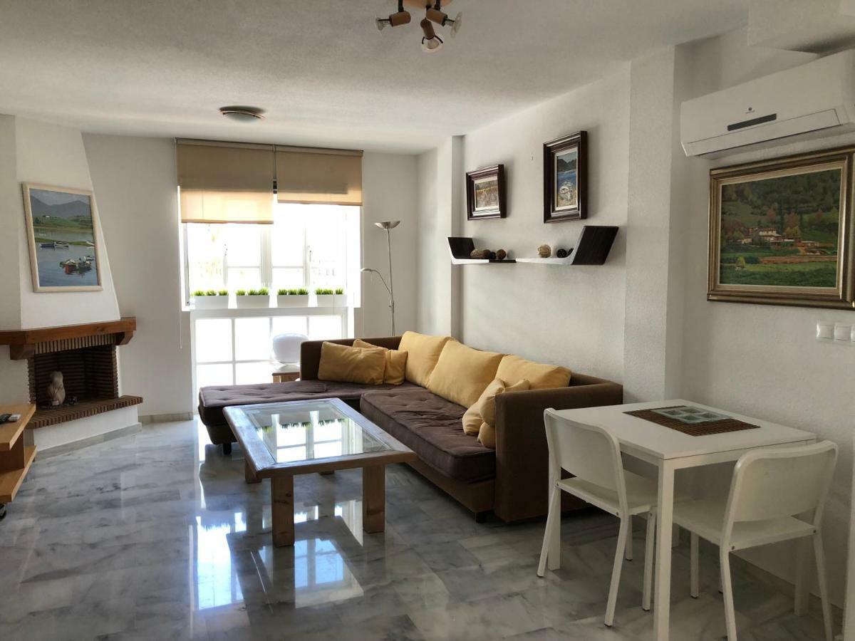 El Cortijuelo. Magnificent Triplex Terraced House With Rooftop Of 18M2, Overlooking The Sea. Parking Torremolinos Buitenkant foto