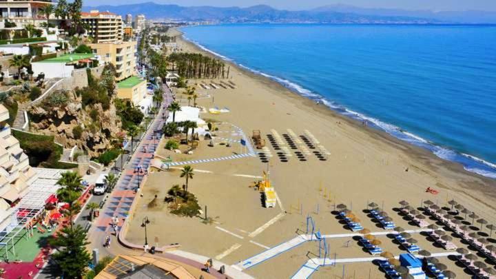 El Cortijuelo. Magnificent Triplex Terraced House With Rooftop Of 18M2, Overlooking The Sea. Parking Torremolinos Buitenkant foto